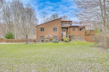 Mökkimajoitus Pet Friendly Hopewell Junction Home W/ Pool