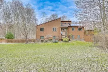 Mökkimajoitus Pet Friendly Hopewell Junction Home W/ Pool