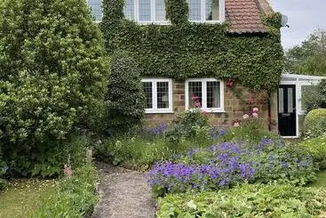 Scalby Grove Cottage Stunning 3 Bed Cottage