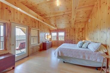 קוטג'' Spacious Harrison Cabin ~ 1 Mi To Long Lake!