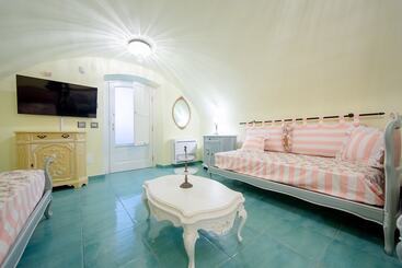 צימר The Crown Palace   Gallipoli