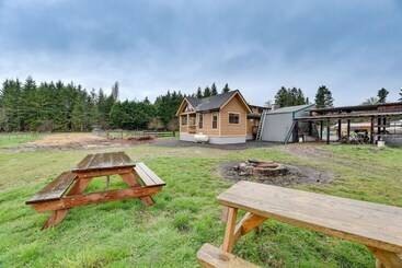 Cozy Farm Cottage: 41 Mi To Mount St Helens!