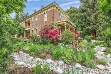 The Orth House Inn By Remotion