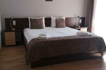 فندق Jack Family