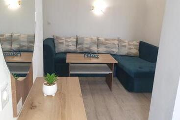 酒店 Priyateli Friends