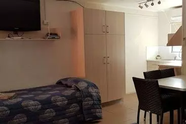 Mango Tree Motel