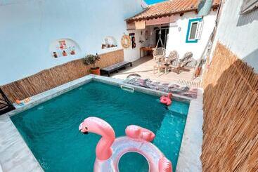 Bed and Breakfast Alentejo Zen Bnb, Cozy Suite, Patio, Private Pool And Entrance, Fire Pit