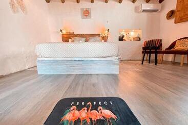 Bed and Breakfast Alentejo Zen Bnb, Cozy Suite, Patio, Private Pool And Entrance, Fire Pit