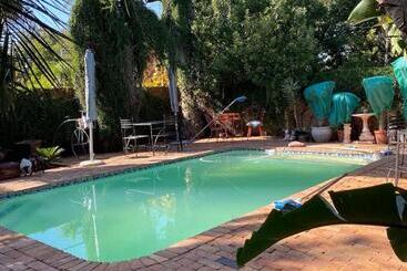 Pension (Hôtel basse catégorie) Paljas En Kandas Guest House