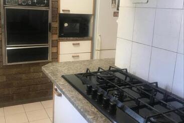 Pension Paljas En Kandas Guest House