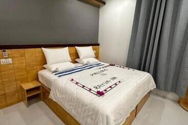 Picturesque Luxury Hotel Close To Beach