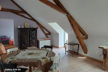 민박 Les Chaumes Violettes