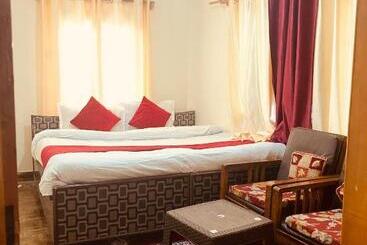 בית מלון כפרי Ujjain View !! Top Rated & Most Awarded Property In Ujjain