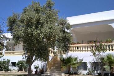 Majatalo Domaine Des Sloughis