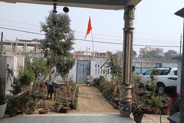 Pensionat Arvindam Villa Homestay The Essence Of Rama