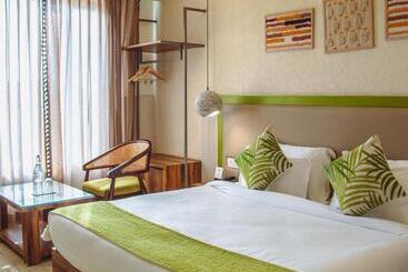 Отель The Manor House Rajpur Road