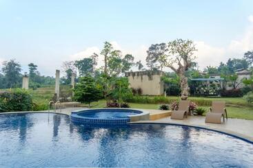 Pension (Hôtel basse catégorie) Twospaces Living At Deros Resort & Cafe, Bogor