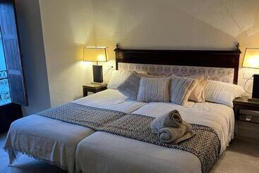 Otel Palacio De Los Angulo Casa Histórica En El Centro De Córdoba