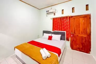 Hotel Reddoorz Syariah Near Rs Bhayangkara Nganjuk