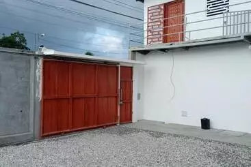 ペンション Hostal Salinas House