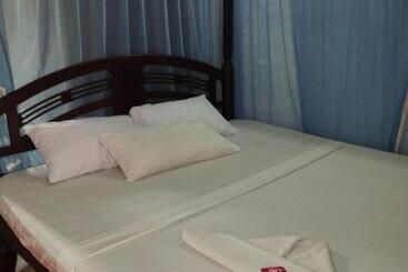 Пансион Subira Guest House