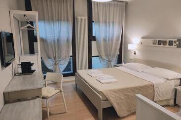 تختخواب و صبحانه Bed In Bo Saragozza
