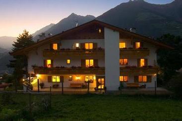 هتل Garni Alpenhof