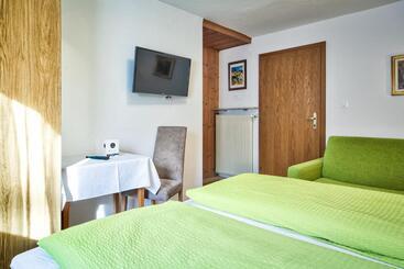 ホテル Garni Anny