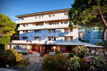 בית מלון כפרי Kennedy