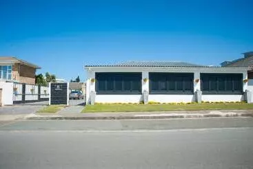 Pension 8 On Deary