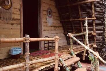 استراحتگاه Bamboohutz