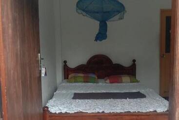 Hotel Lucky Holiday And Restaurant