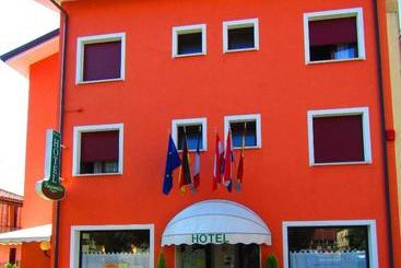 هتل Ristorante Al Bassanello