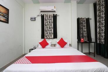 هتل Oyo Chaitenya Home Stay
