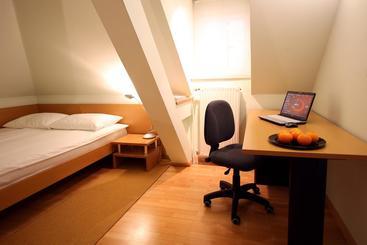 تختخواب و صبحانه Apartments Boltez