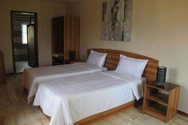 تختخواب و صبحانه Auberge Le Rajah