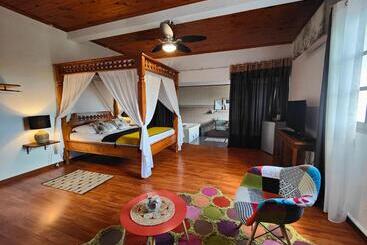 تختخواب و صبحانه Le Paille En Queue Résidence Touristique