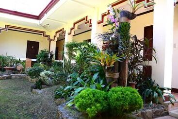 تختخواب و صبحانه Ysabelle Mansion