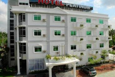 Hotelli Platinum Tamwe