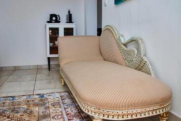 Bed and Breakfast Gilcrest Place Guest House