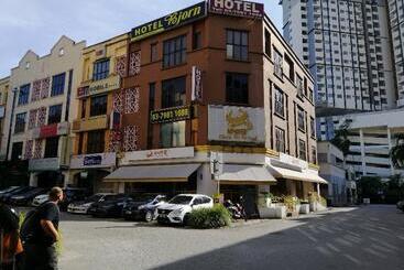 Bjorn Boutique Hotel Taman Danau Desa