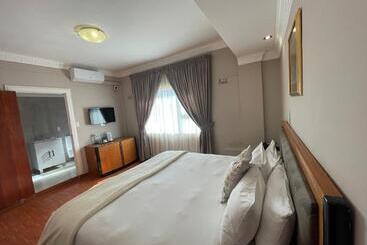 Ngwenya Hotel & Conference Centre