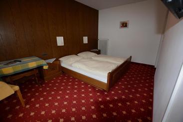 Отель Gasthof Zillertalerhof