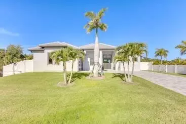 コテージ Pet Friendly Lehigh Acres Home W/ Private Pool!