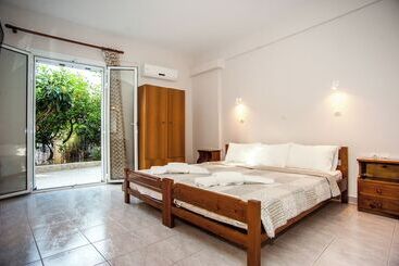 Captain Georgio Apartments