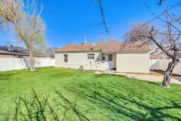 Hus på landet Charming Orem Home W/ Yard   Near Byu & Uvu!