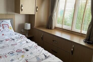 Captivating 2 Bed Lodge In Great Yarmouth