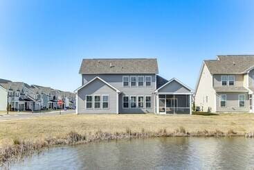 Dom wiejski Modern & Spacious Ocean View Home W/ Pool Access