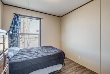 بيت ريفى Remote Texas Group Retreat W/ Free Wifi!