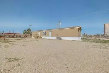 コテージ Remote Texas Group Retreat W/ Free Wifi!